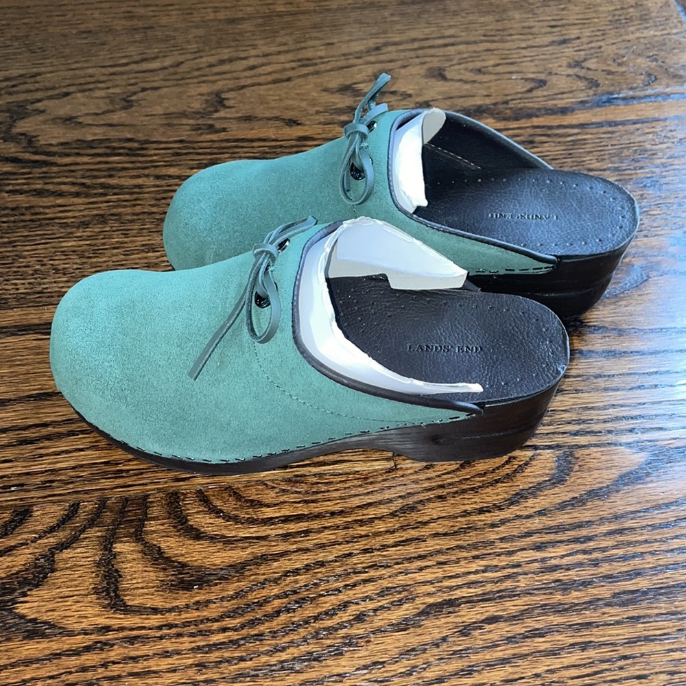 Land’s End clogs - Picture 3 of 5